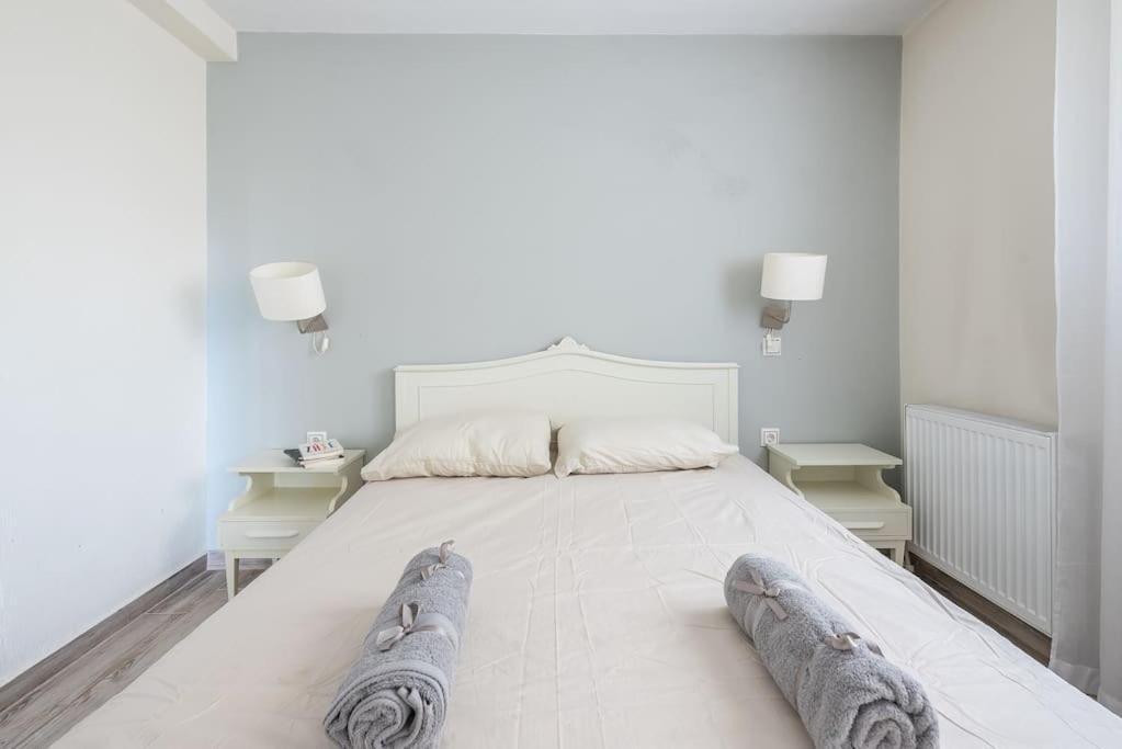 με πισίνα στην αρτέμιδα Apartment