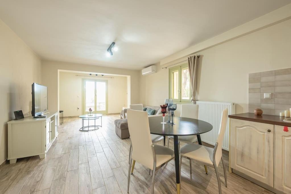 Apartment με πισίνα στην αρτέμιδα Vravrona